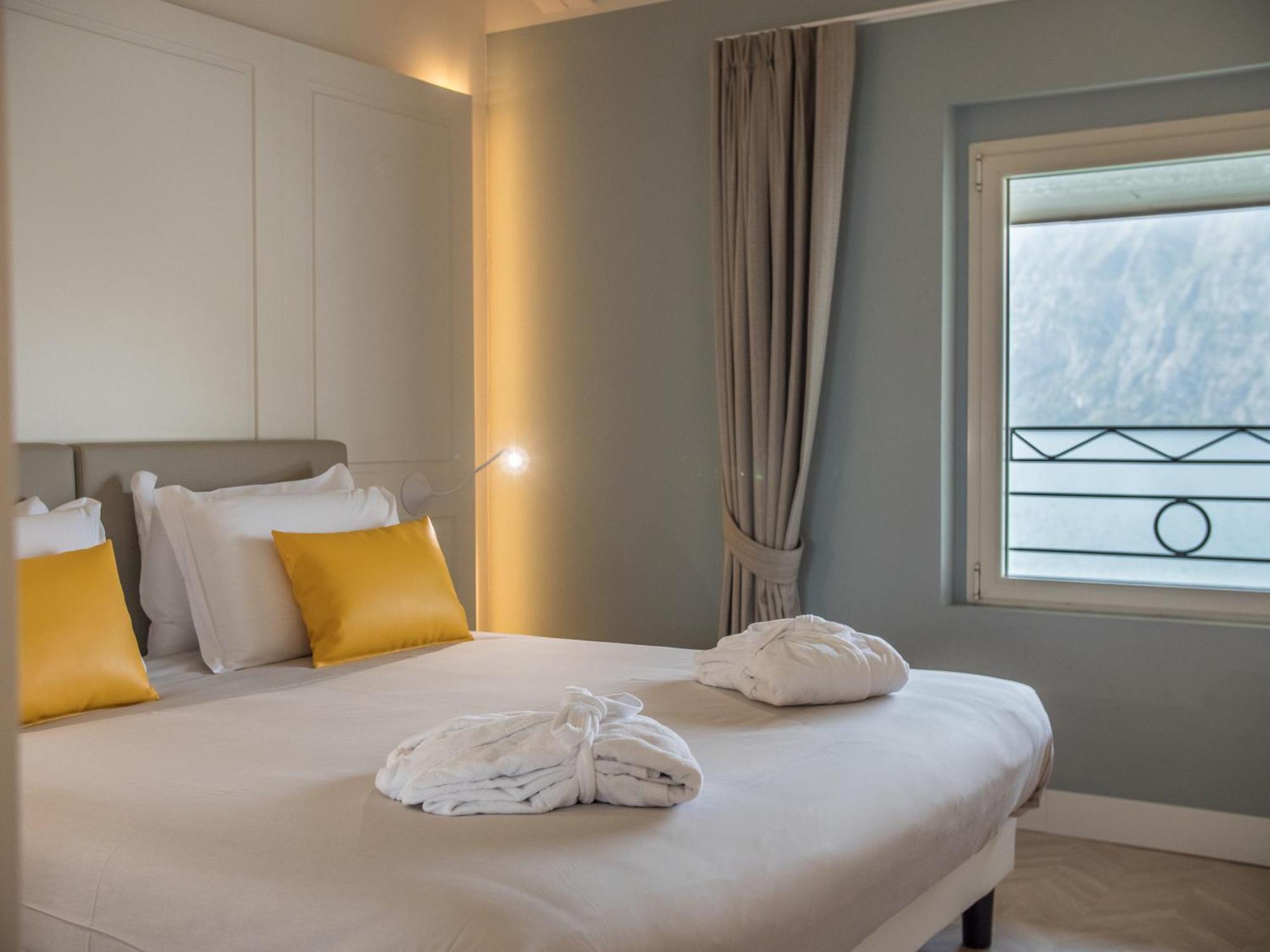 Araba Fenice Hotel Iseo Esterno foto