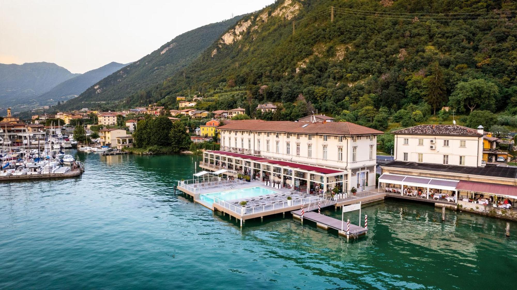 Araba Fenice Hotel Iseo Esterno foto