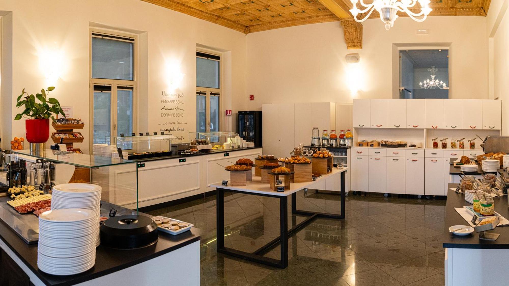 Araba Fenice Hotel Iseo Esterno foto