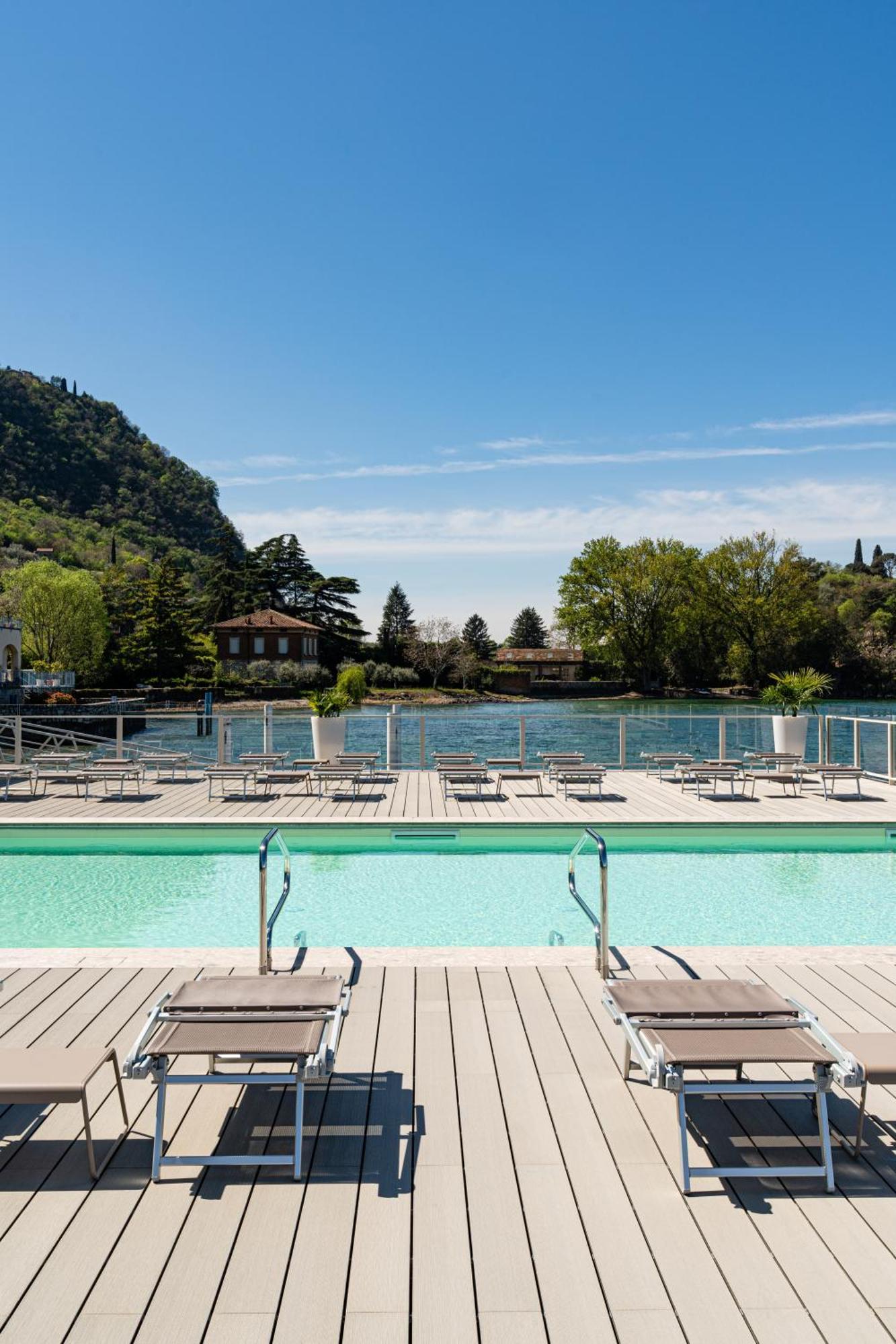 Araba Fenice Hotel Iseo Esterno foto